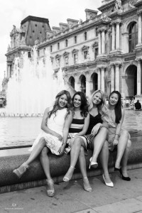 Girlfriends captured by Travelshoot in Paris