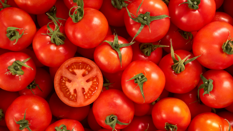 Eating tomatoes could help treat fertility problems in men, according to UK scientists.